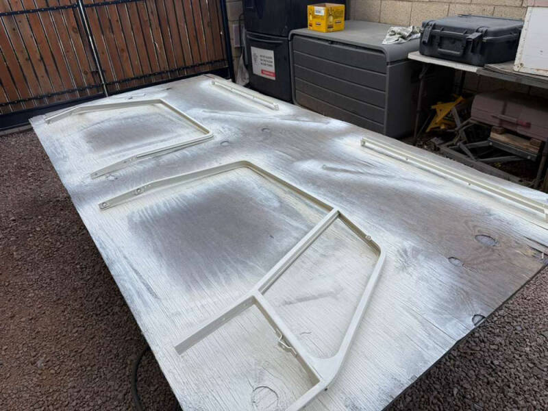 Wayne Olsson with the Arizona Bus Club,, painted the window trim for our Raffle Bus 35.