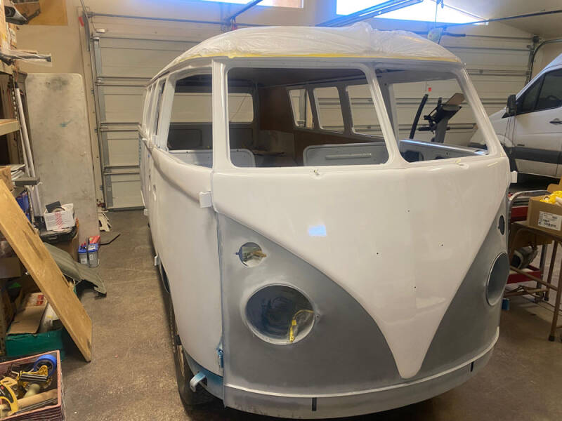 Wayne getting an early start again this morning painting the Raffle Bus 35. Thank you, Wayne!