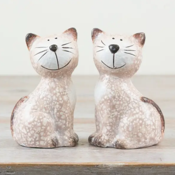 2 Sitting Cats 13.5cm