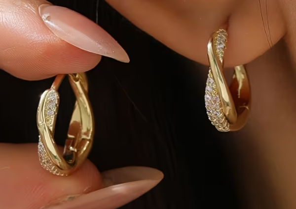 Small gold hoop Earring's