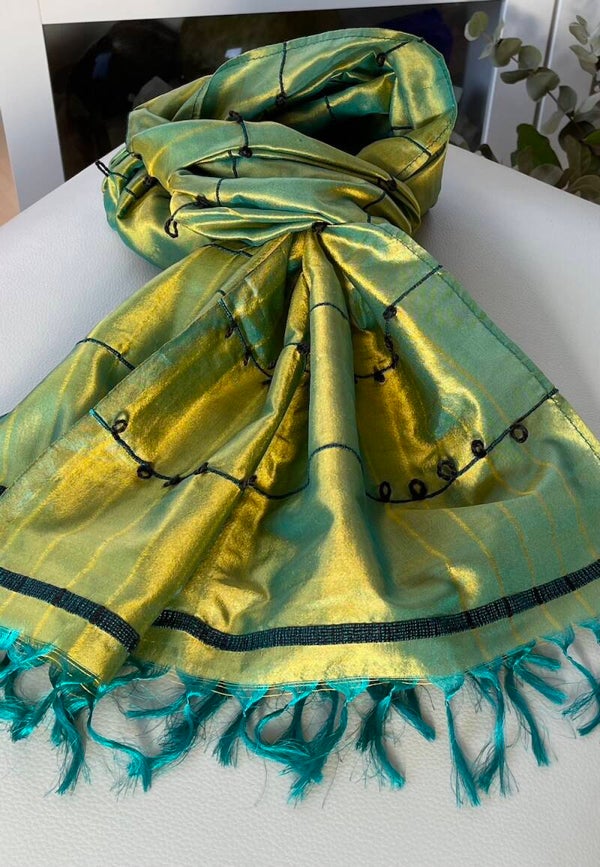 Zijden shawl groen geel met wollen accentstrepen