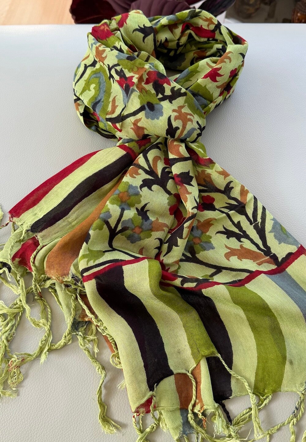 Katoenen shawl groen met bloemenprint