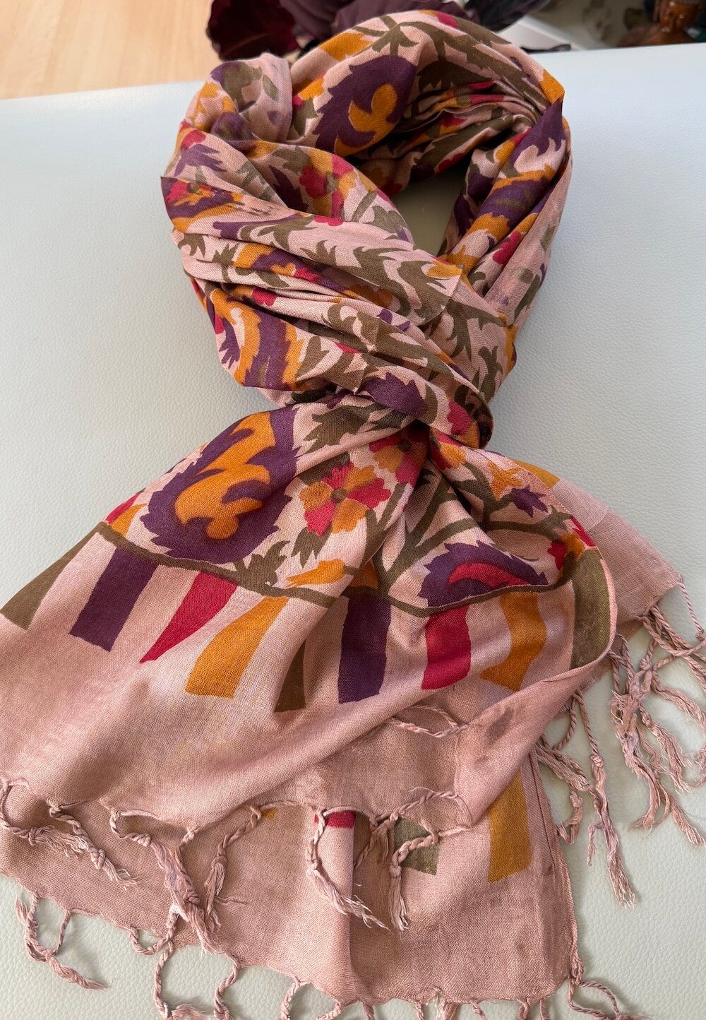 Katoenen shawl zalm met bloemenprint