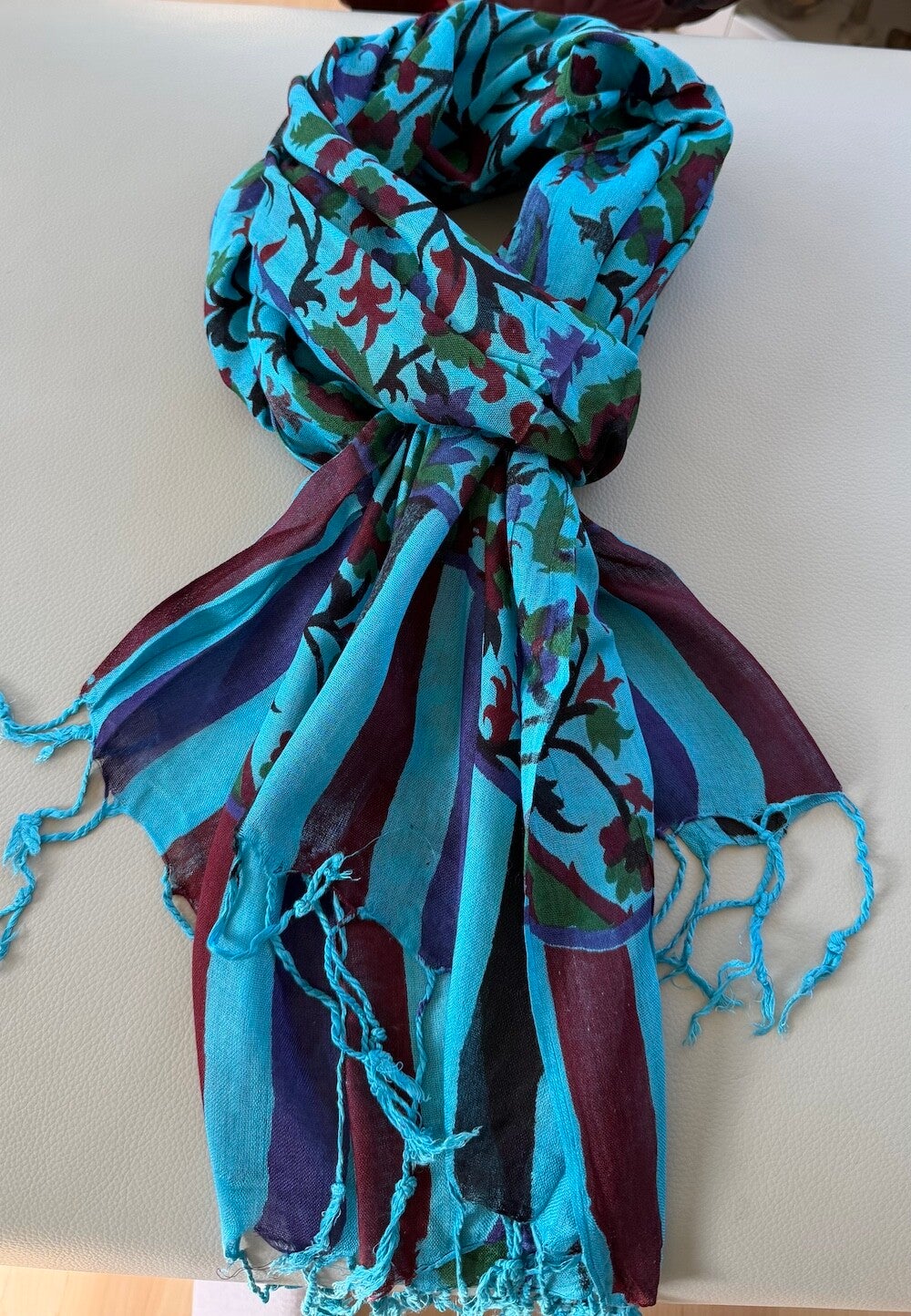 Katoenen shawl turquoise-blauw met bloemenprint