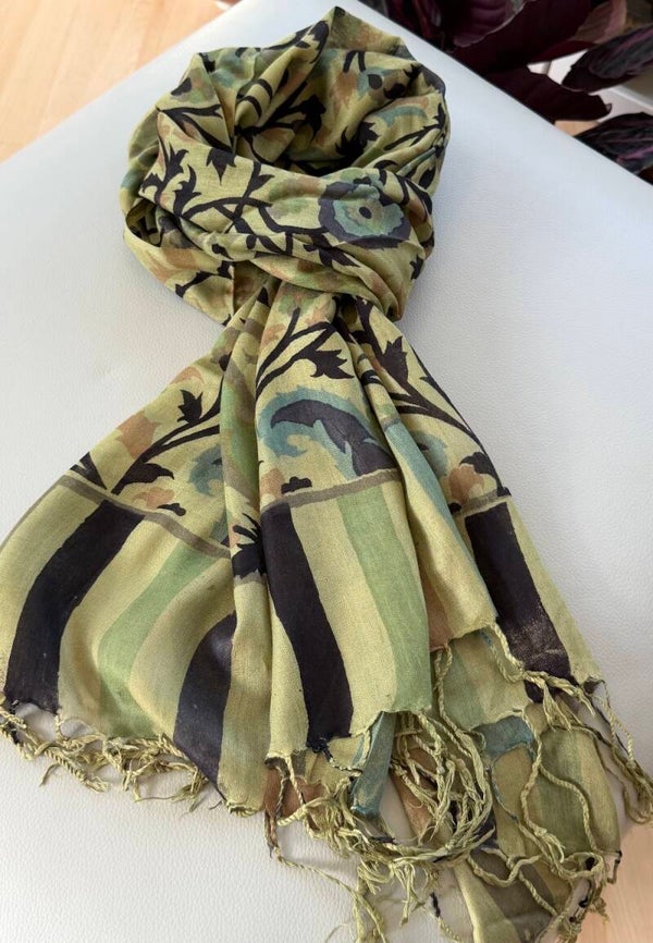 Katoenen shawl groen met bloemenprint