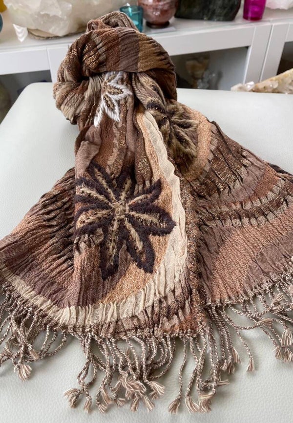 Wollen shawl bruin met accenten en elastiek