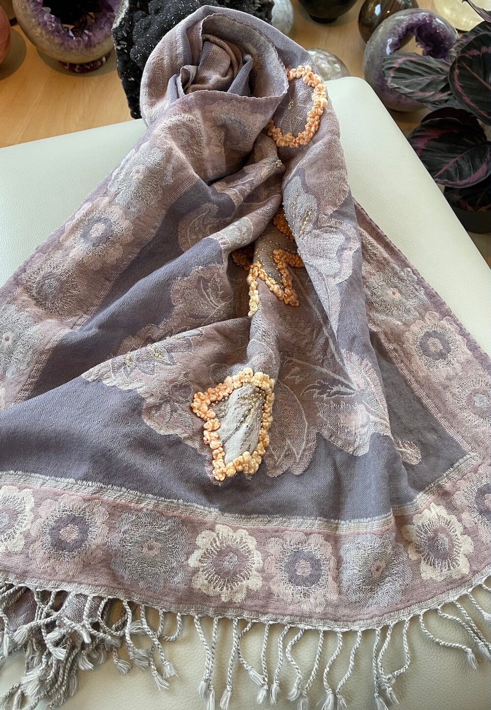 Wollen shawl lila roze grijs met diverse accenten