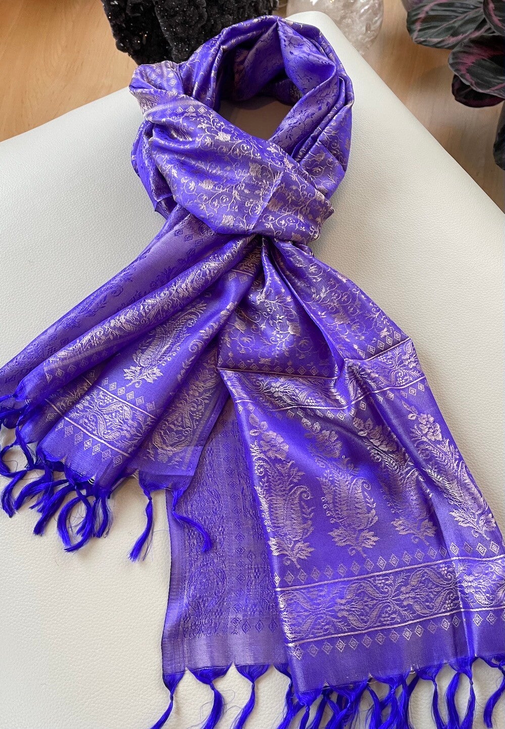 Zijden shawl geweven patroon paars crème