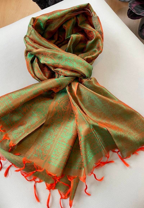 Zijden shawl geweven patroon groen oranje