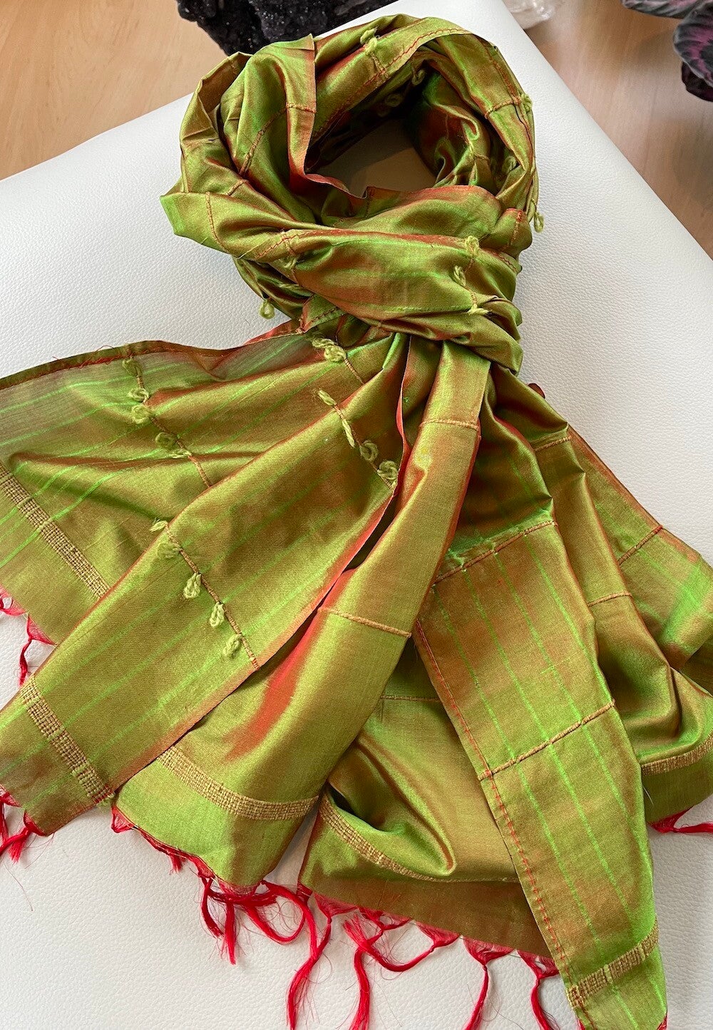 Zijden shawl groen rood met wollen accentstrepen