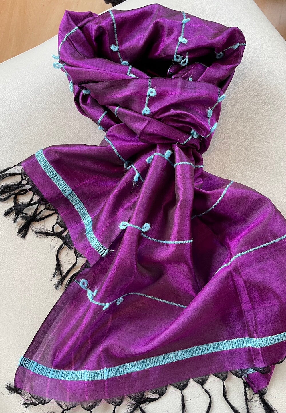 Zijden shawl paars met wollen accentstrepen