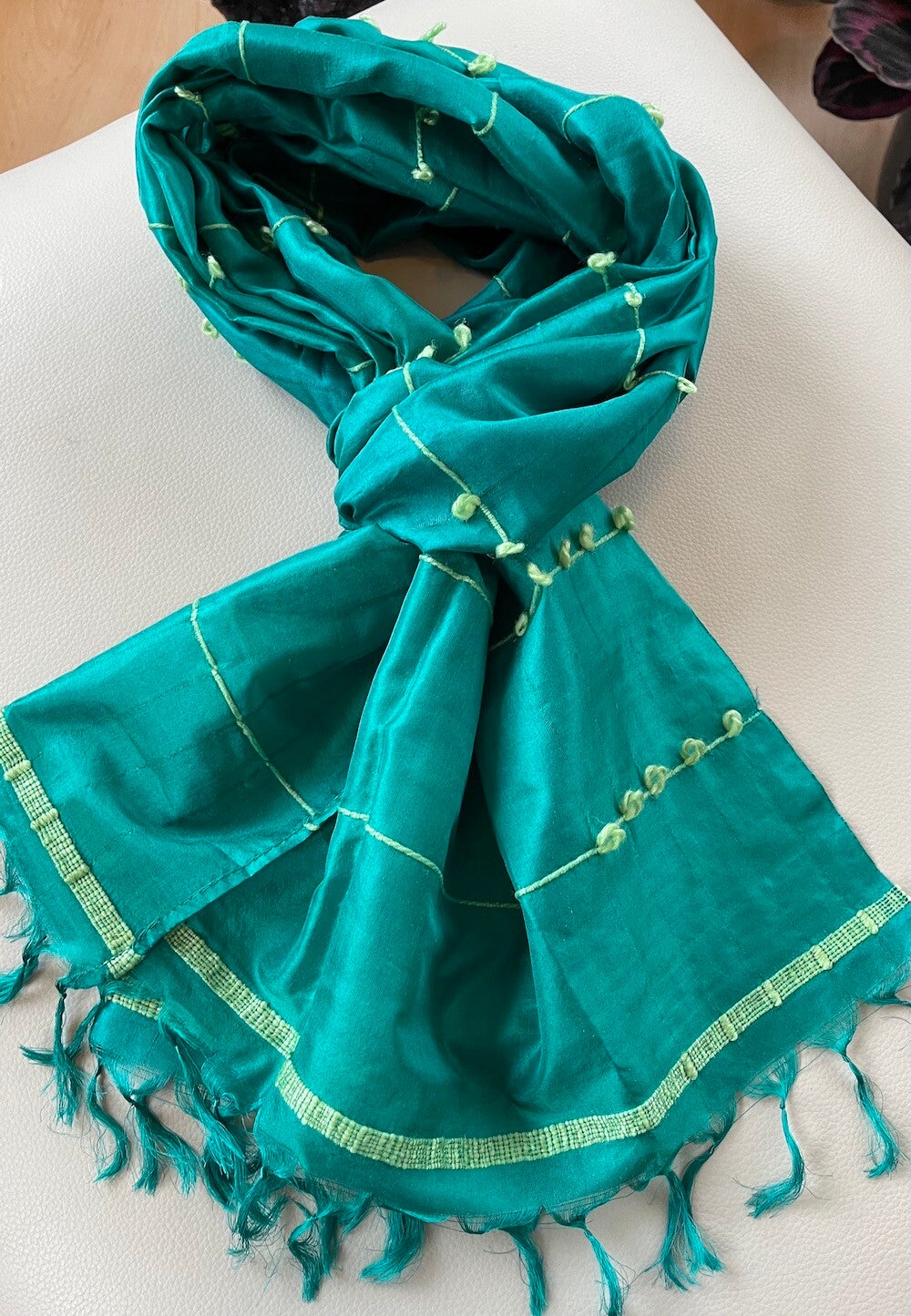Zijden shawl groen met wollen accentstrepen