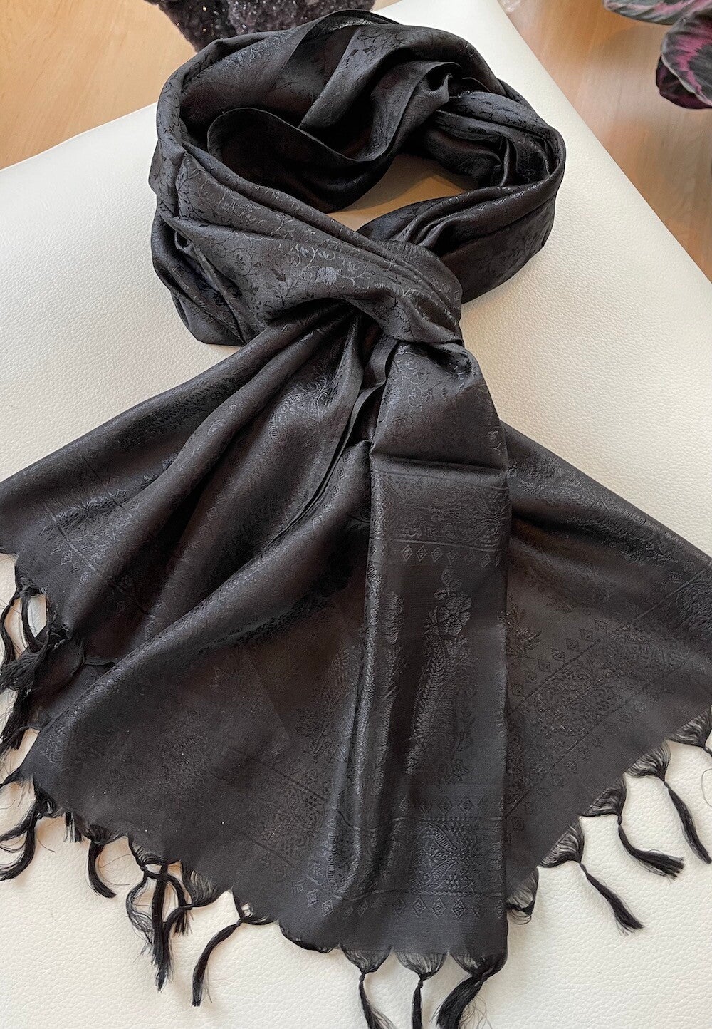 Zijden shawl geweven patroon zwart