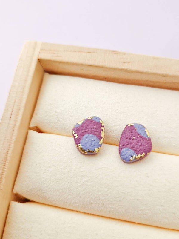 Organische studs oorbellen
