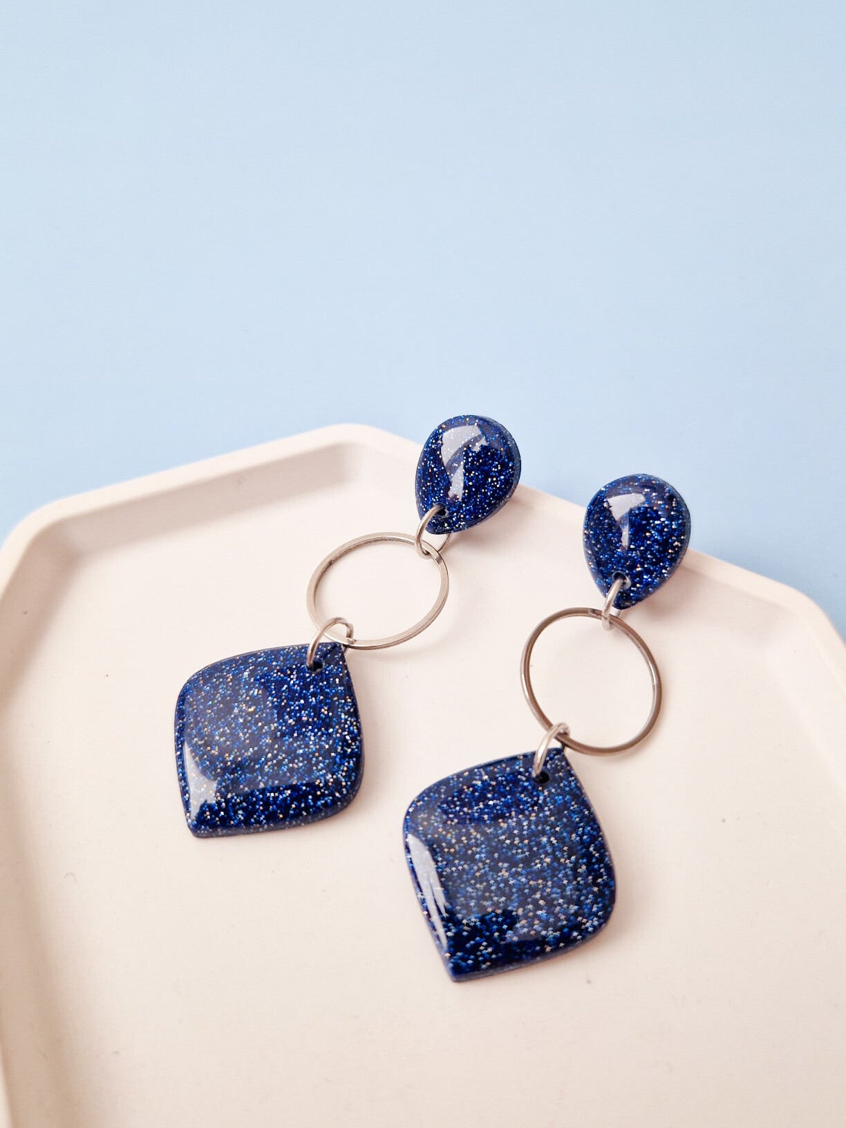 Blauwe extended galaxy oorbellen