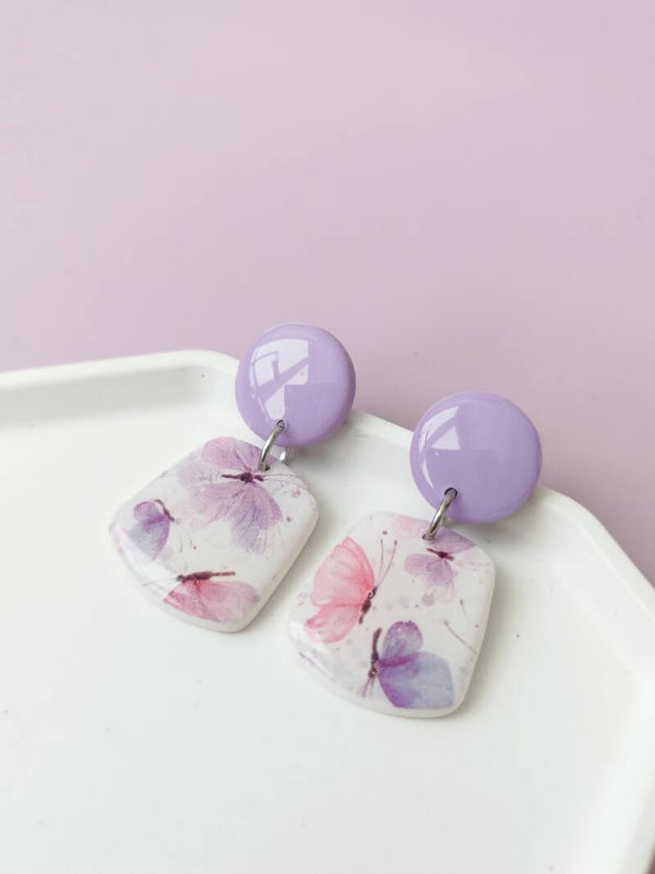 Lila & vlinders oorbellen