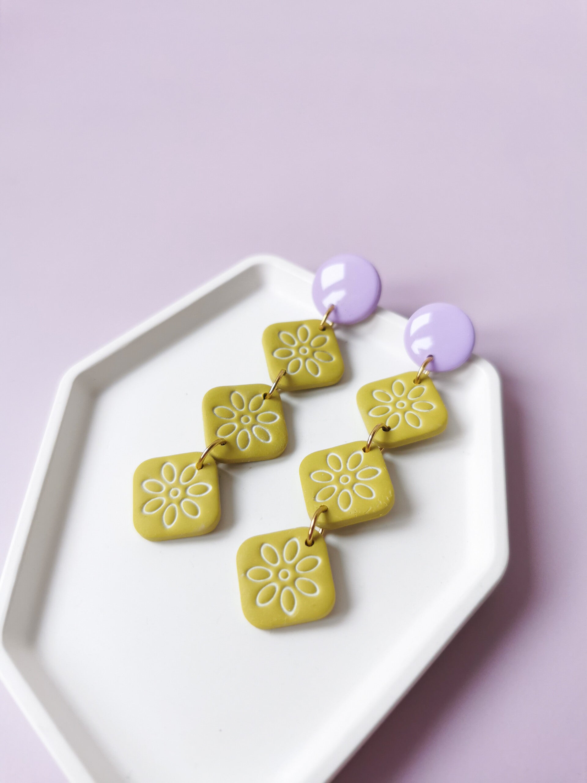 Groene triple flower oorbellen