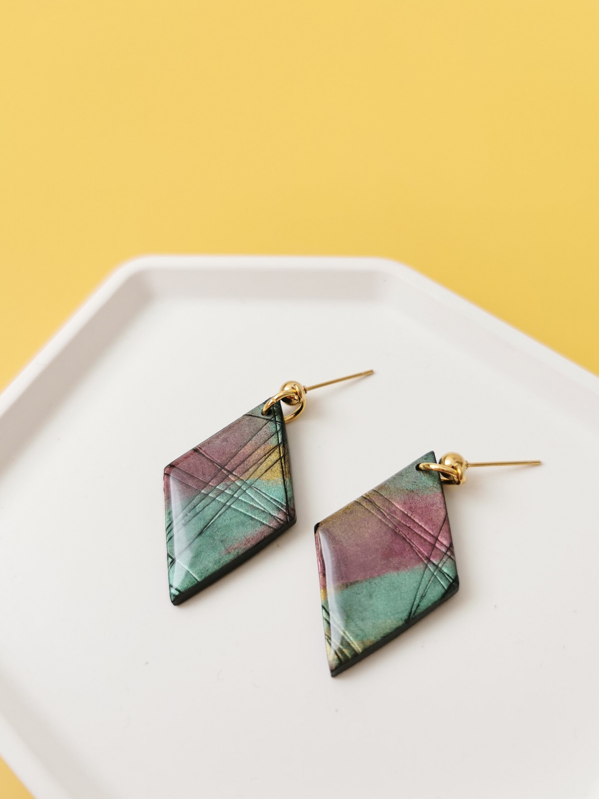 Black line ruit oorbellen