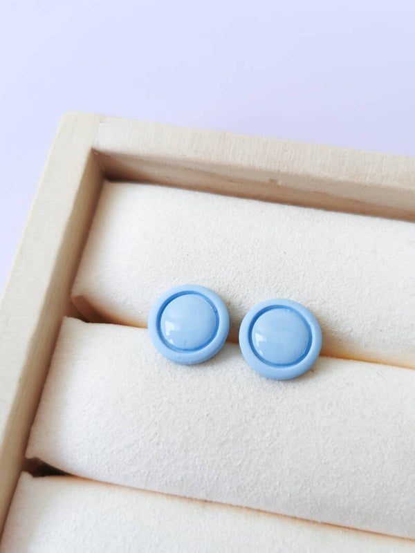 Gekleurde vormpjes studs
