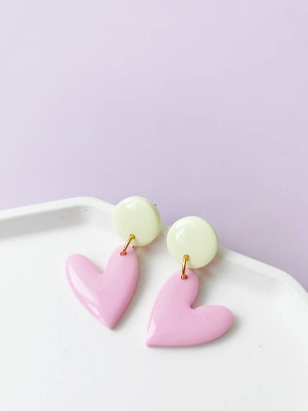 Hartjes marshmallow oorbellen