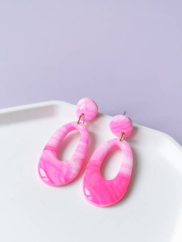 Bright pink oorbellen