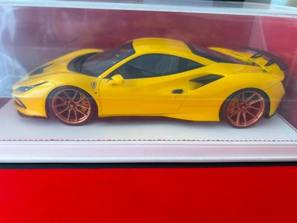 1:18 Ferrari F8 novitec yellow