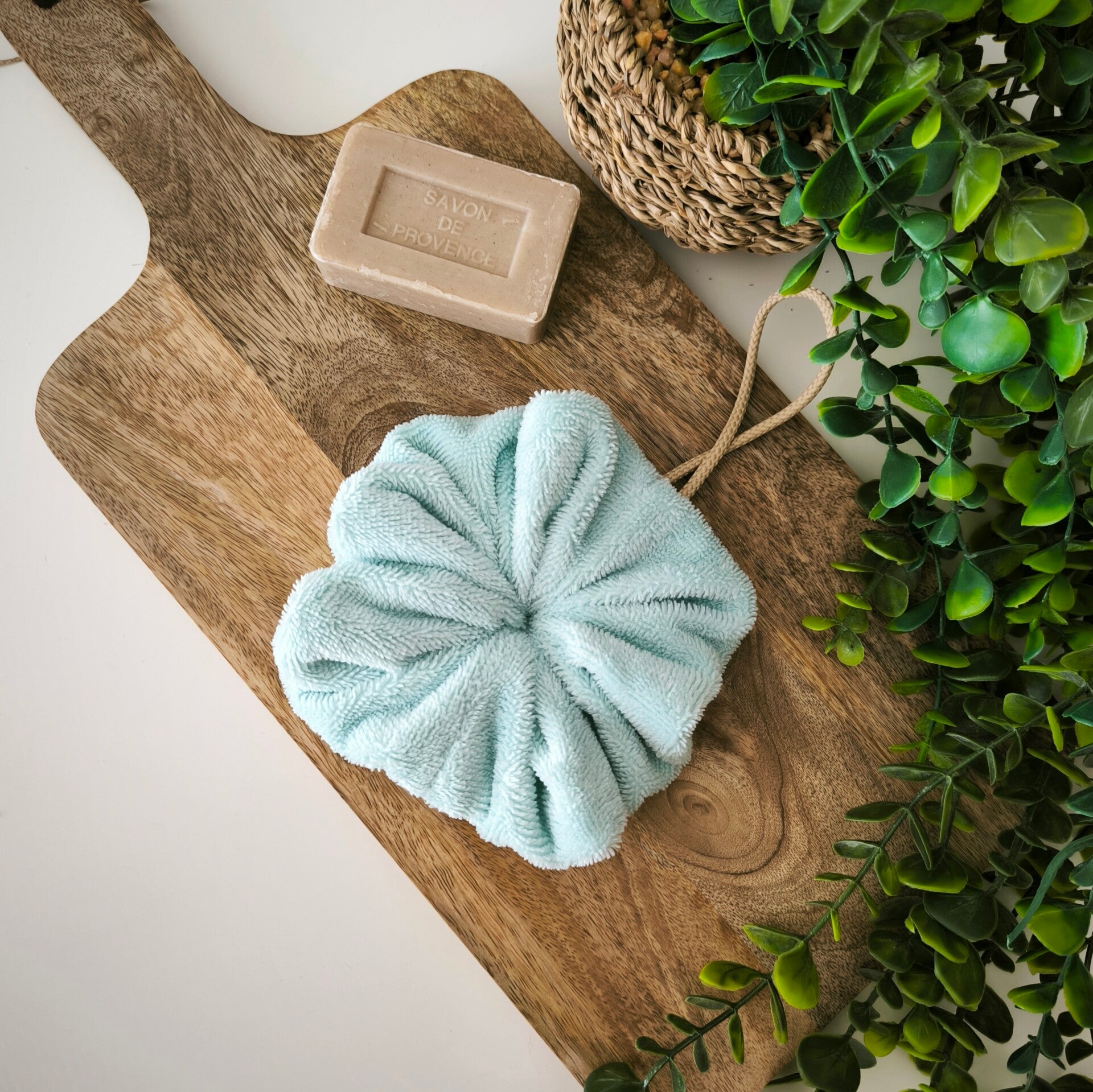 Fleur de douche bleu ciel