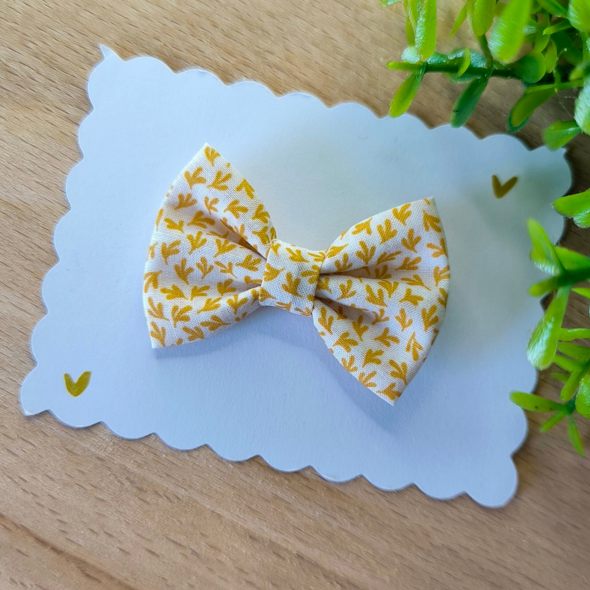 Pattes d'oie moutarde