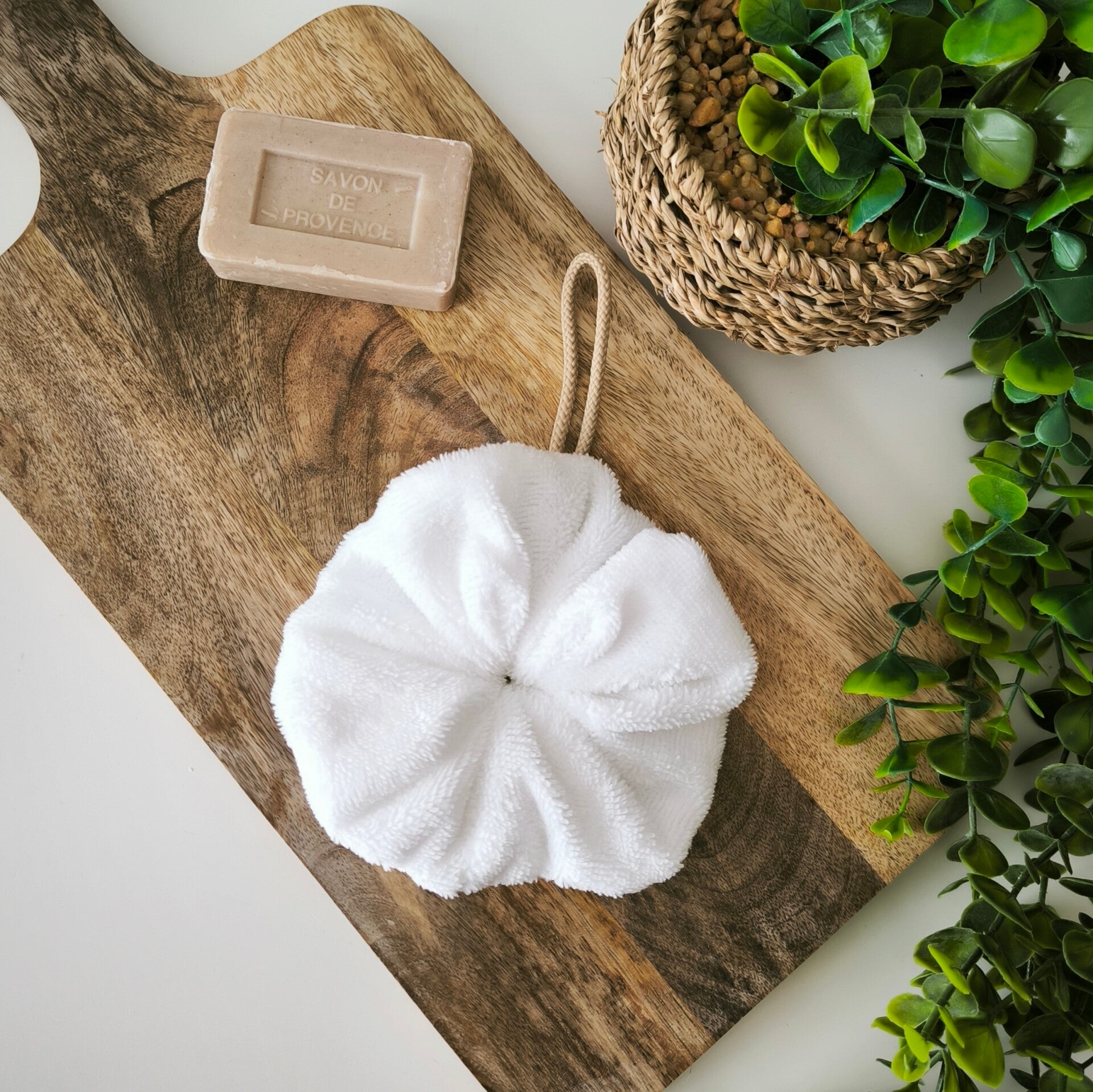 Fleur de douche blanche