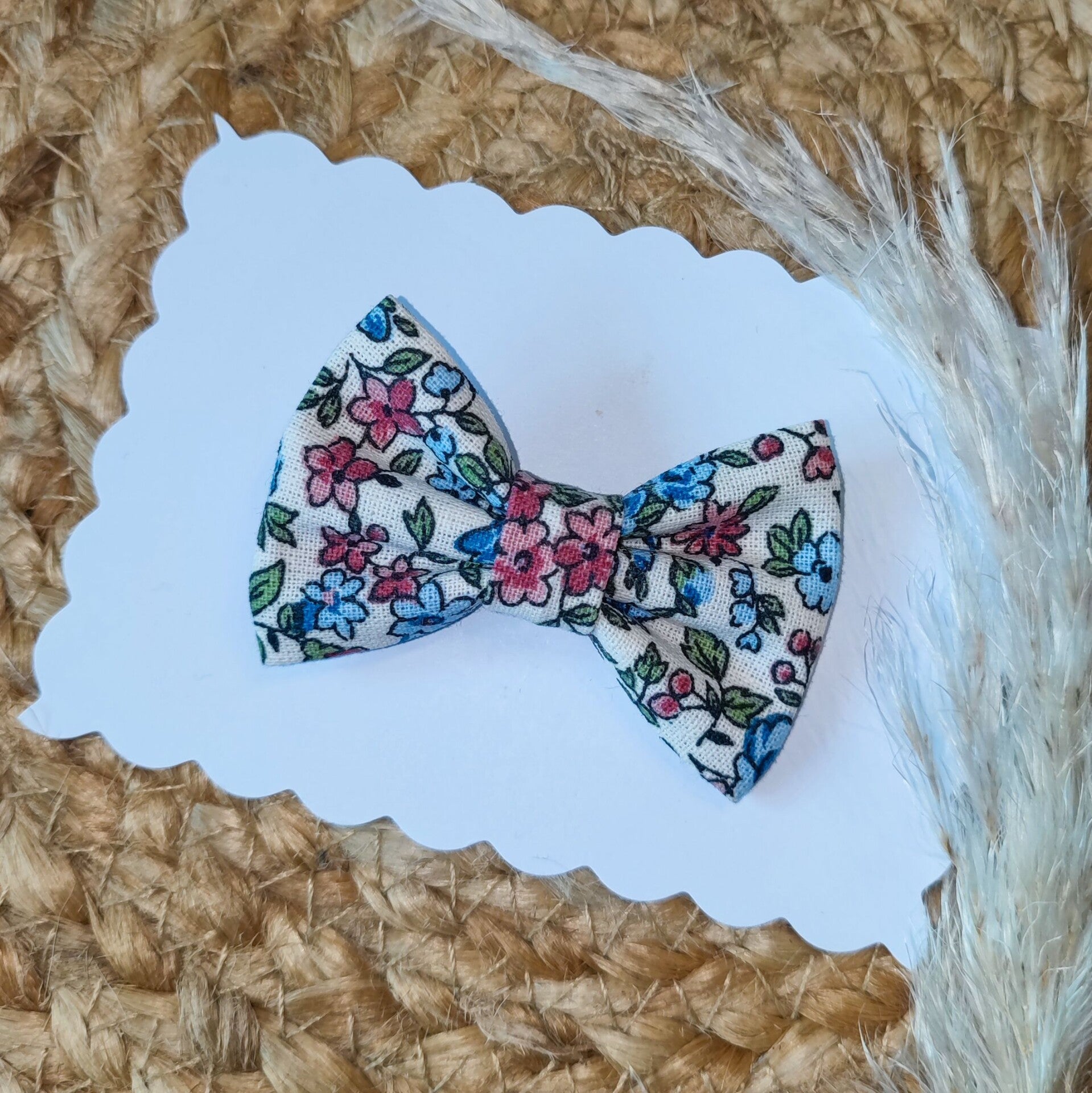 Nœud fleurs violine vert