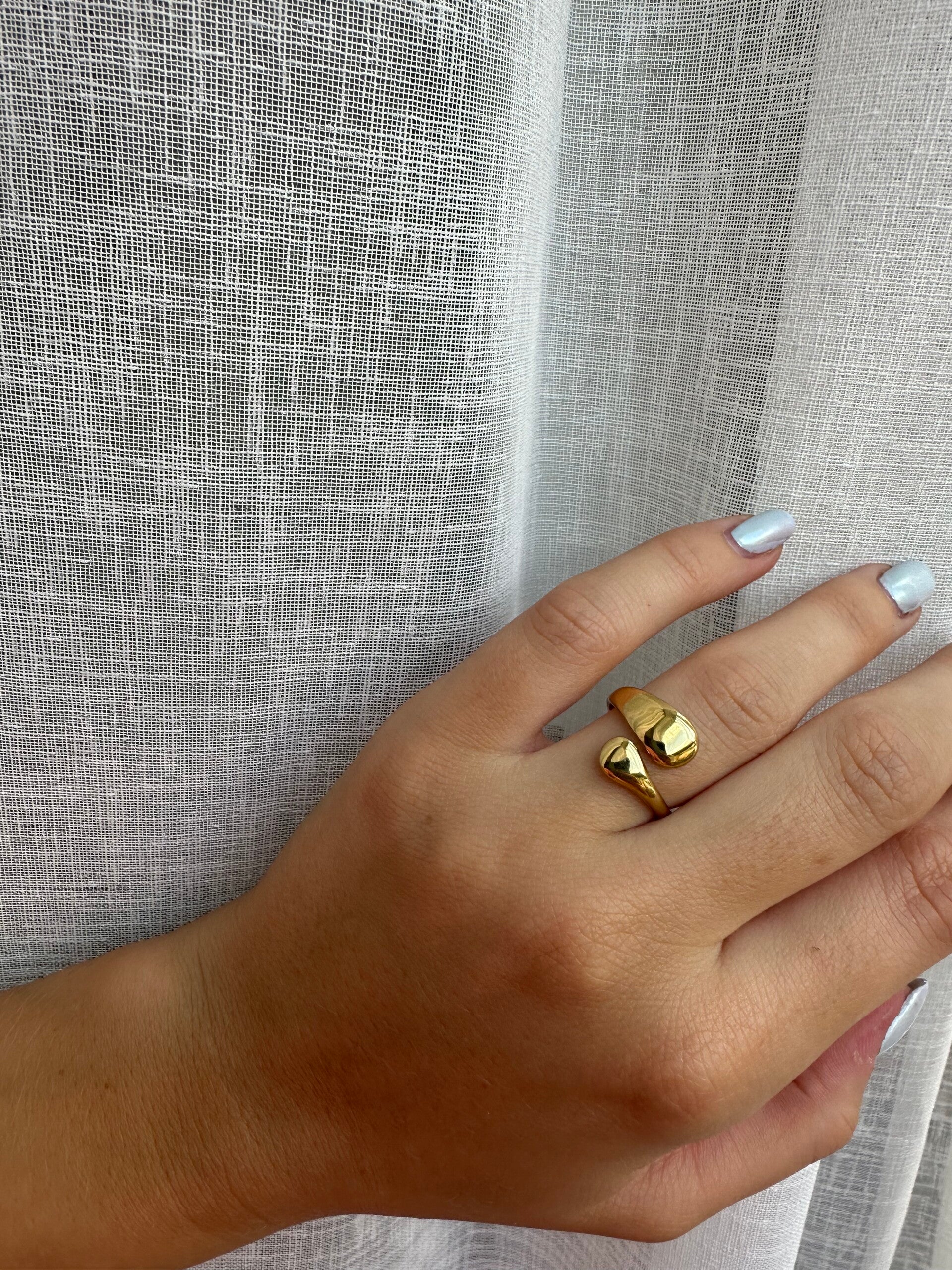 Ring Sissy