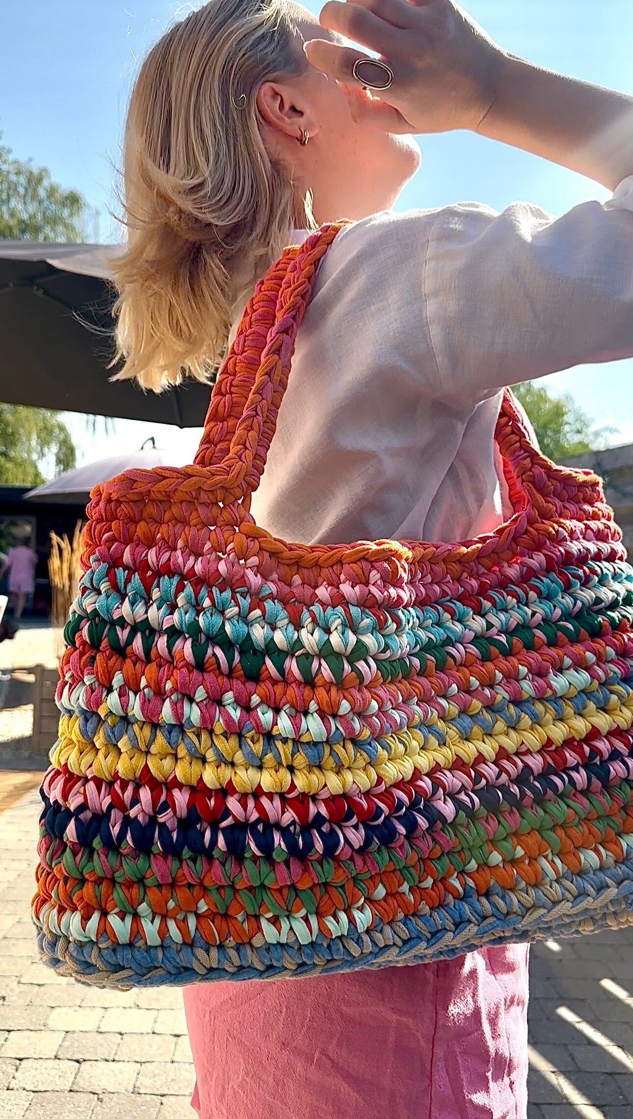 Rainbow shopper