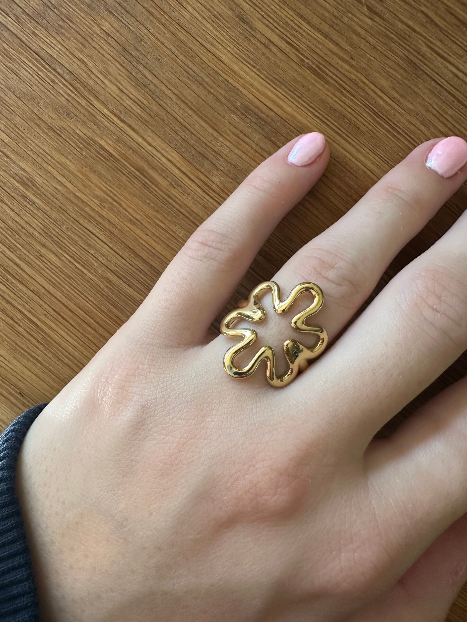 Blooming ring