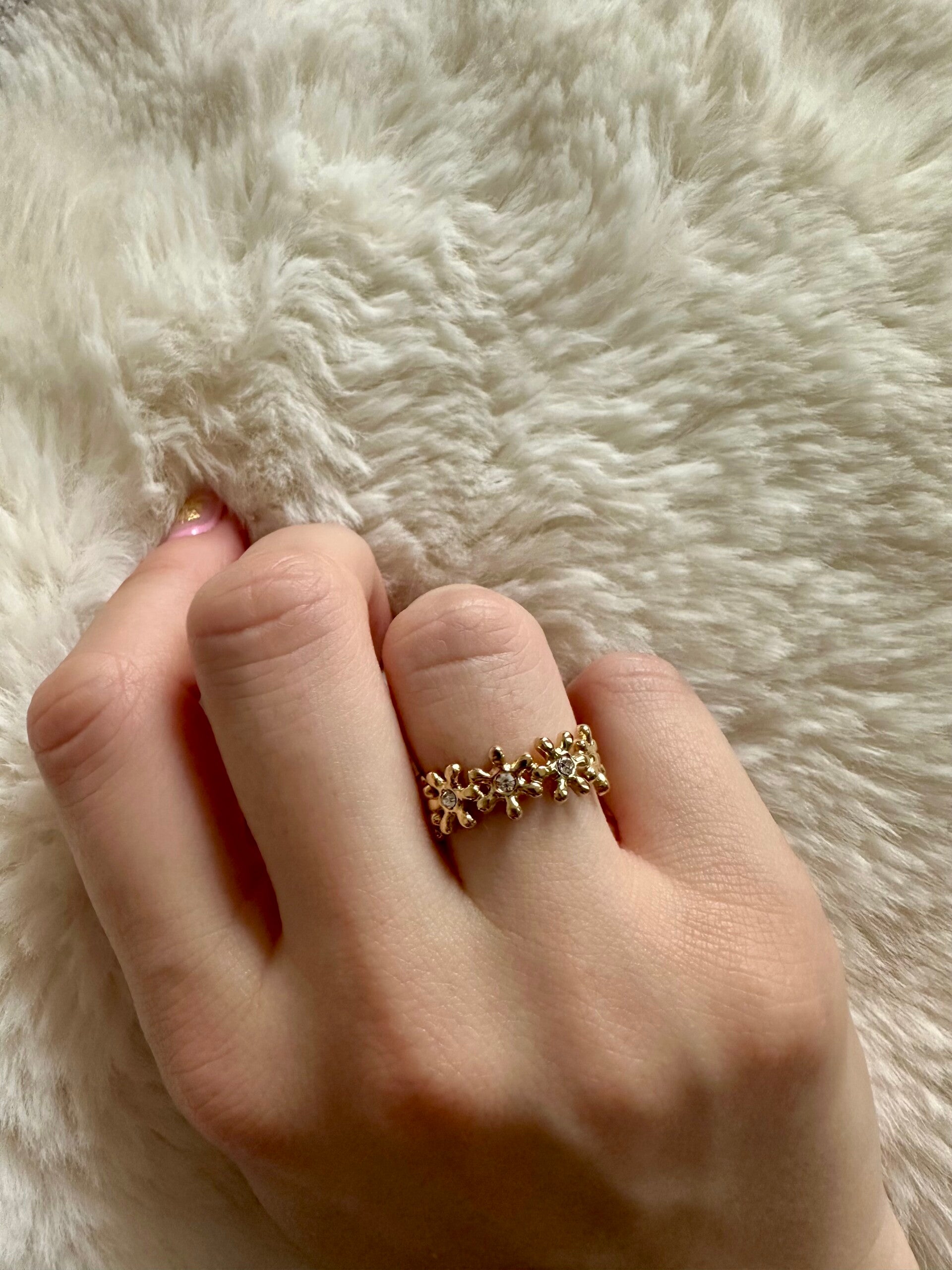 Flower diamonds ring