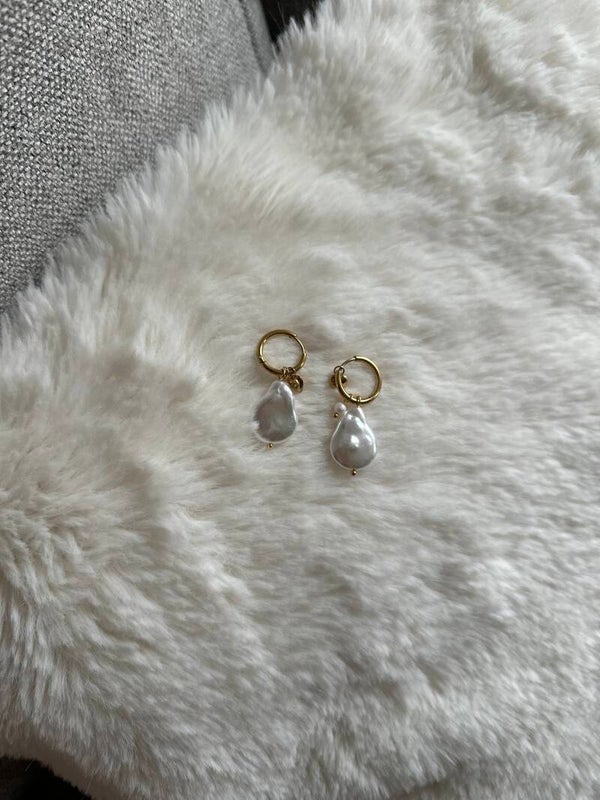 Shiny pearl oorbellen