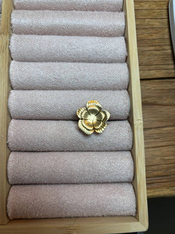 Two flowers ring