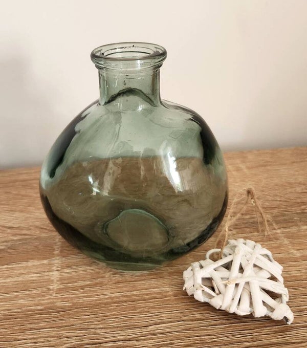 Soliflore en verre irrégulier teinté vert