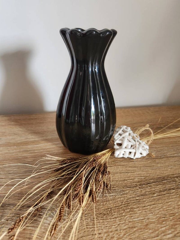 Vase noir "Ovoïde" structuré