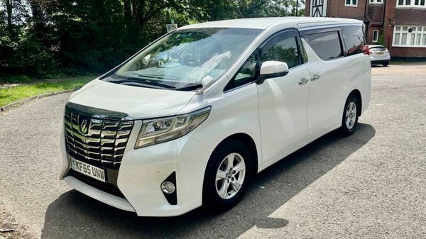 TOYOTA ALPHARD 2.5X – White (2015)