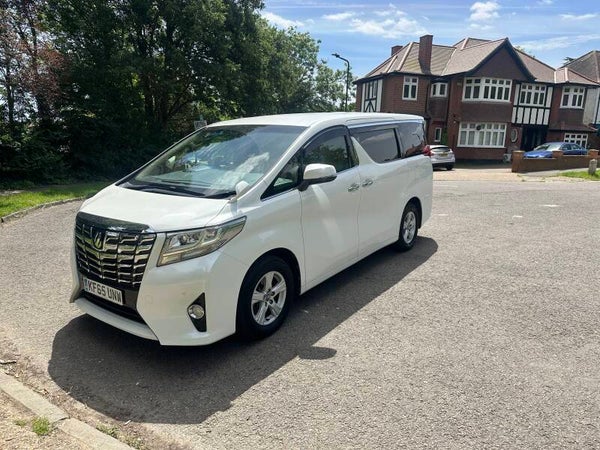 TOYOTA ALPHARD 2.5X – White (2015)