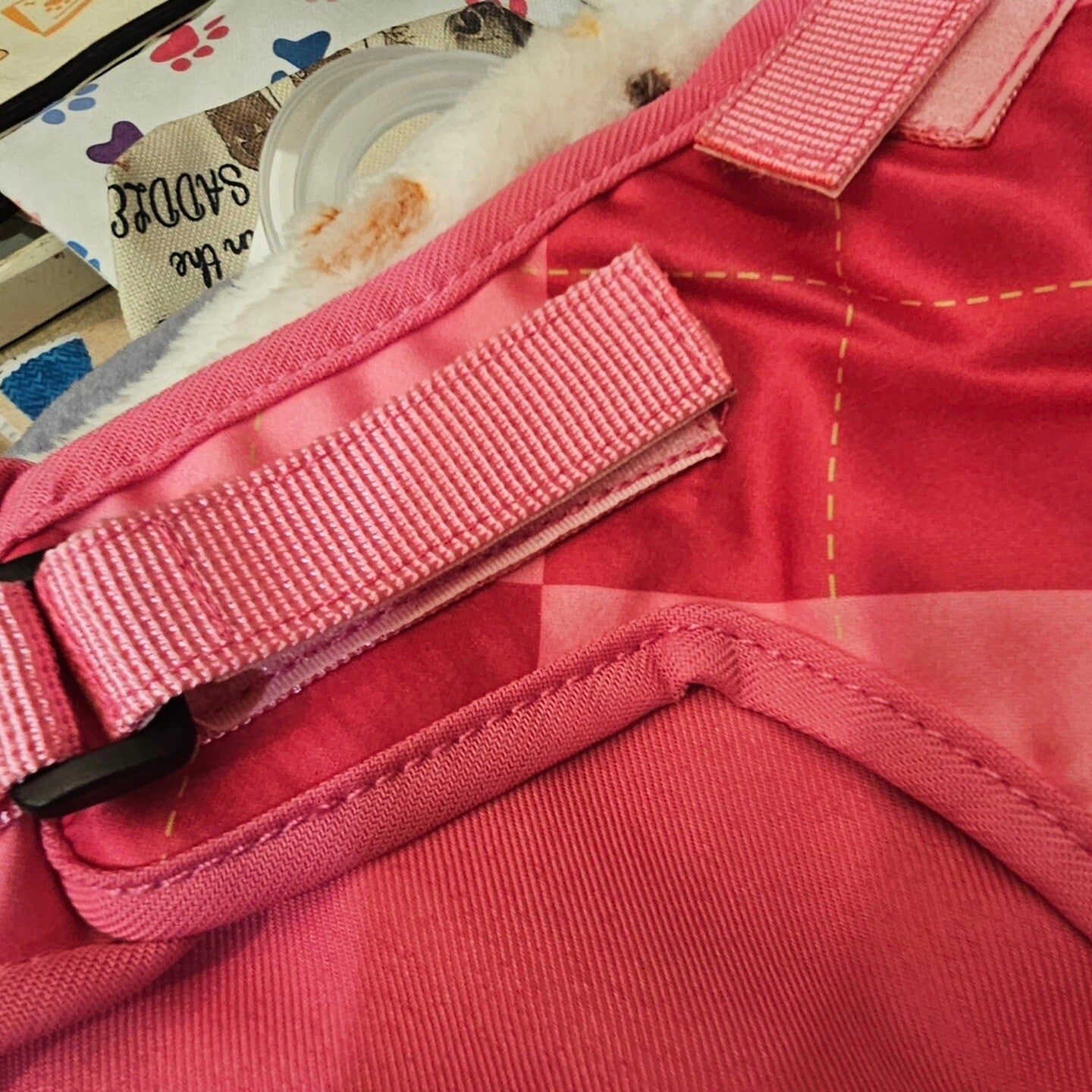 Impermeabile rosa con gancio per guinzaglio Last minute