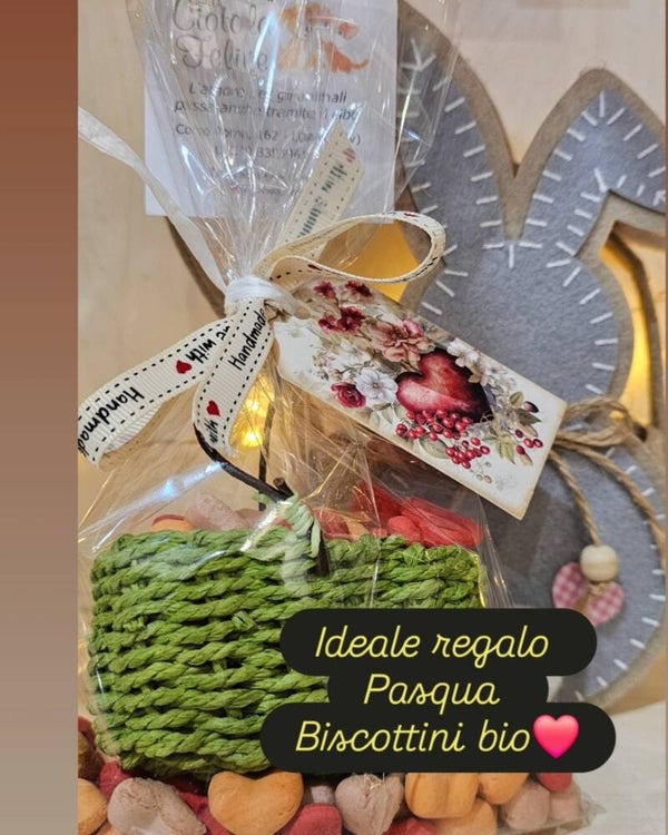 Deliziosa confezione regalo cestino con biscotti