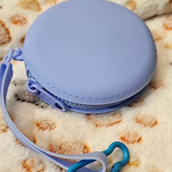 Portabiscotti da passeggio in silicone azzurro
