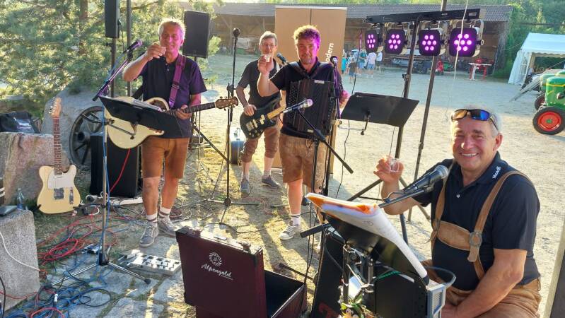 Biggobello Passau Musiker für private Feiern.Erfahrene Musiker für private Feiern – Professionelle Livemusik buchen