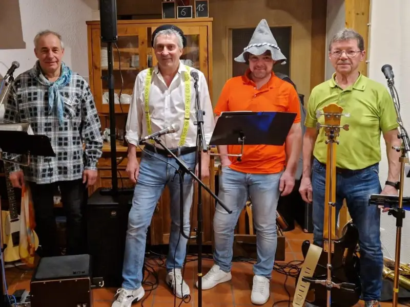 Unterhaltsames Brautstehlen auf einer Hochzeit in Oberösterreich begleitet von Musik Biggobello