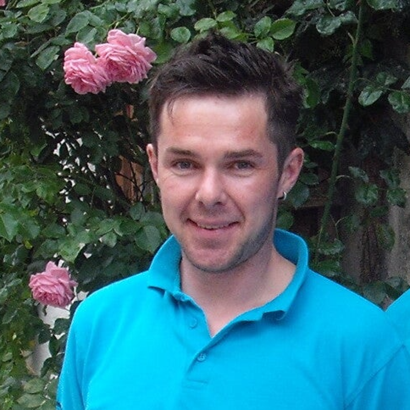 Fritz spielt steirische Harmonika und ist Sänger vom Museschdammdisch Atzesberg