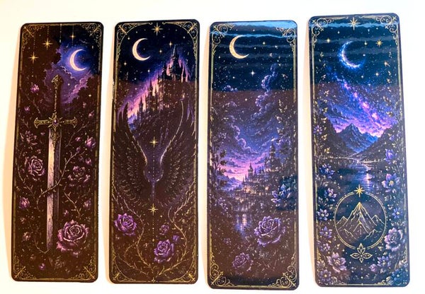 Set van 4 Fantasy Boekenleggers – Maan & Sterren – Mystieke Boekenleggers met Quotes – Booklover Cadeau – Paars & Blauw