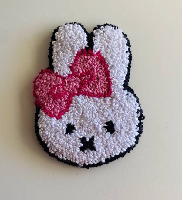Handgemaakte Punch Needle Bunny Decor 🐰🎀 | Wanddecoratie