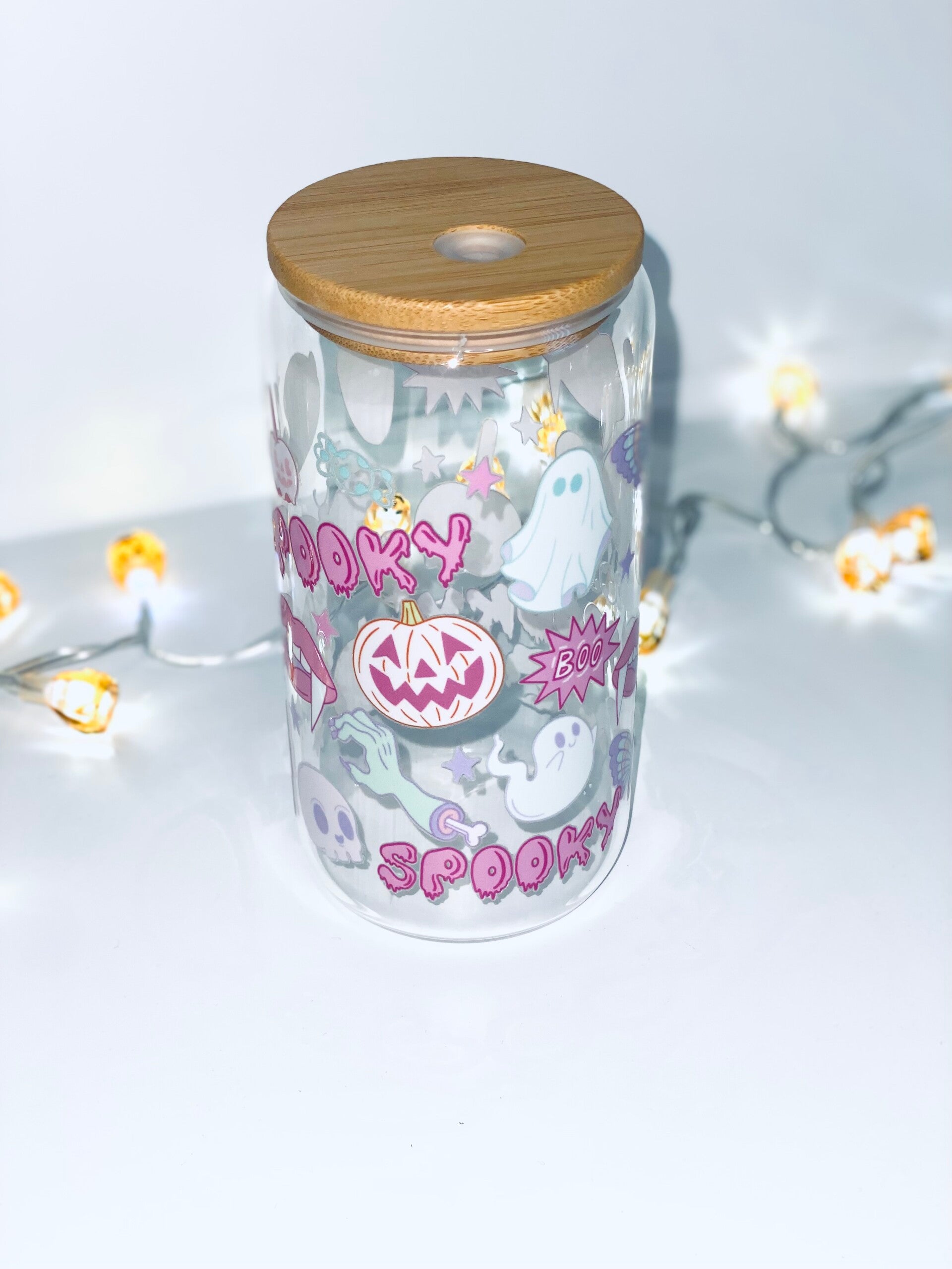 🕸️ Limited Edition Halloween Glasbeker – Herbruikbaar met Rietje & Deksel