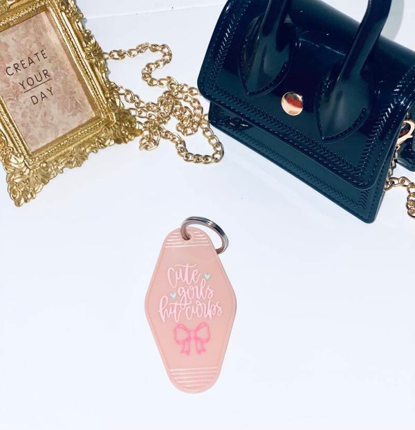 Motel keycian Cute Girls hit curves